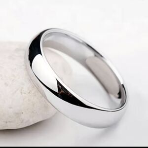 Men's Stunning Silver Stainless Steel Ring Size 11 Perfect for Weddings or Gifts